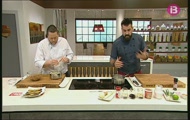 'Canaló d'albergínia farcit de carn amb salsa de curri vermell'