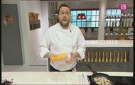'Anelles de ceba cruixents amb maionesa de wasabi' i 'Pastís de formatge'